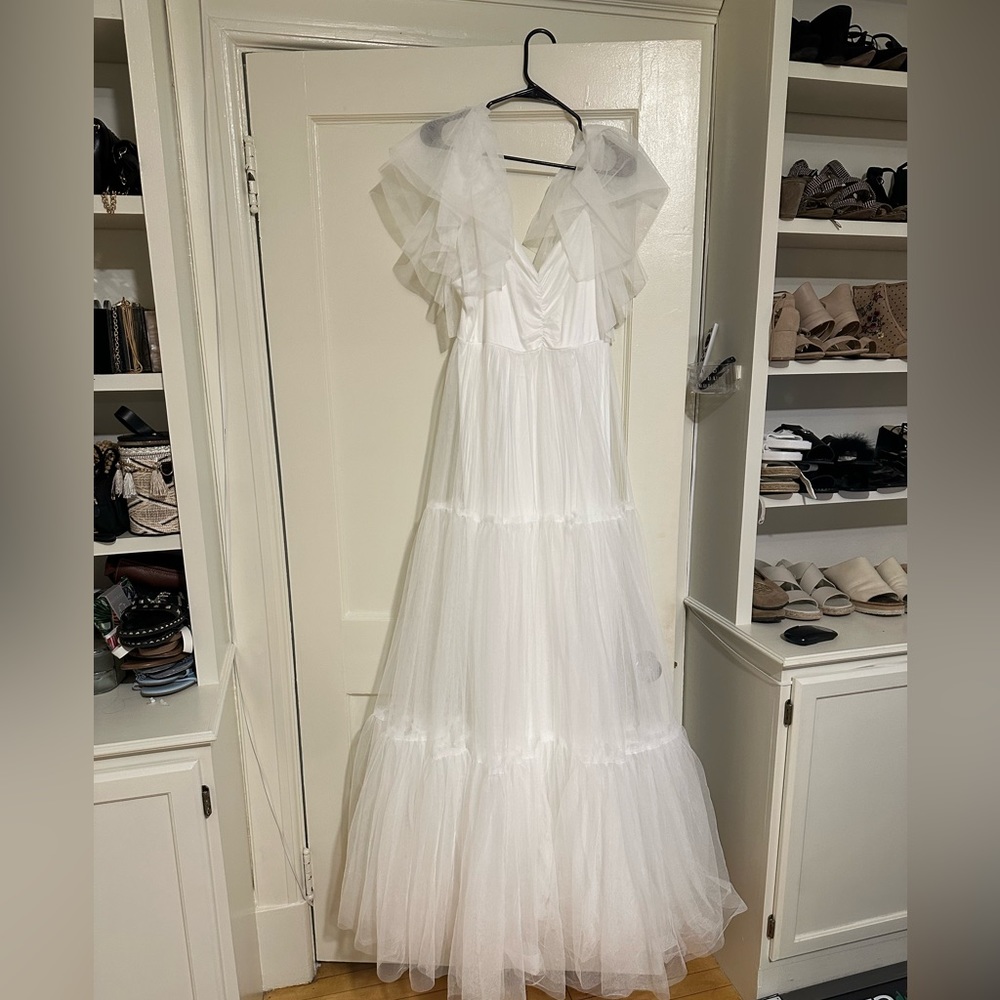 Gorgous Gown I Wore Once For Two Hours To Take So… - image 1